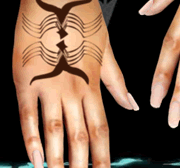 Unhas e Tatuagens